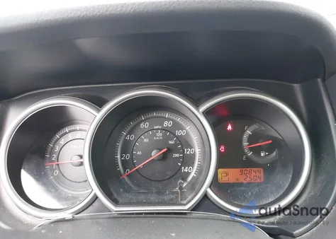 2011 Nissan Versa 1.8S z USA, uszkodzony, nr VIN 3N1BC1CP8BL446890